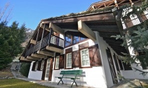 (Italiano) VILLA SEMI-INDIPENDENTE VICINANZE CASTEL SAVOIA (Italiano) VILLA SEMI-INDIPENDENTE VICINANZE CASTEL SAVOIA