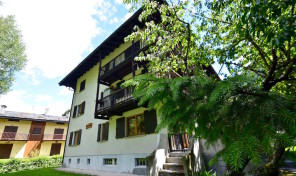 (Italiano) QUADRILOCALE CENTRALISSIMO IN PALAZZINA SIGNORILE (Italiano) QUADRILOCALE CENTRALISSIMO IN PALAZZINA SIGNORILE