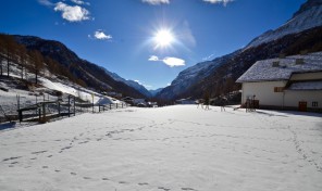 BILOCALE CON TERRAZZA *DIRETTAMENTE SULLE PISTE* BILOCALE CON TERRAZZA *DIRETTAMENTE SULLE PISTE*