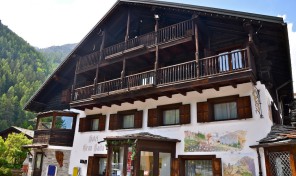 (Italiano) PRESTIGIOSO HOTEL IN STADEL (Italiano) PRESTIGIOSO HOTEL IN STADEL