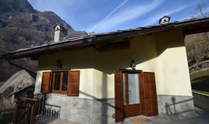(Italiano) ACCOGLIENTE VILLETTA DI RECENTE COSTRUZIONE (Italiano) ACCOGLIENTE VILLETTA DI RECENTE COSTRUZIONE