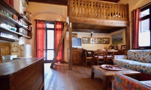 (Italiano) AFFASCINANTE MOUNTAIN LOFT CON GIARDINO (Italiano) AFFASCINANTE MOUNTAIN LOFT CON GIARDINO