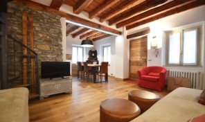 (Italiano) QUDRILOCALE DUPLEX FINEMENTE RISTRUTURATO (Italiano) QUDRILOCALE DUPLEX FINEMENTE RISTRUTURATO